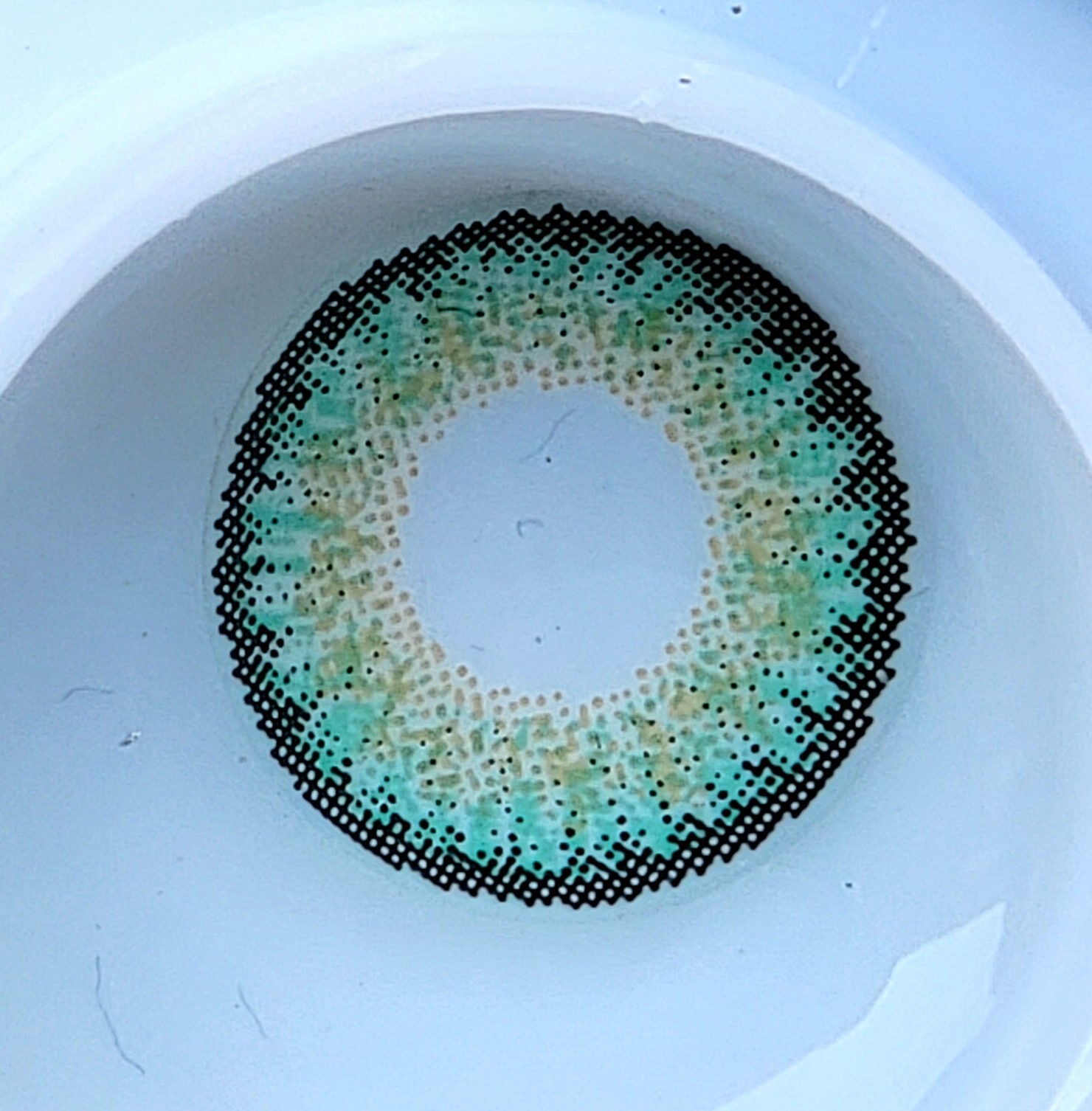 green Radiant Emerald Green Cosmetic Lenses - Image 1