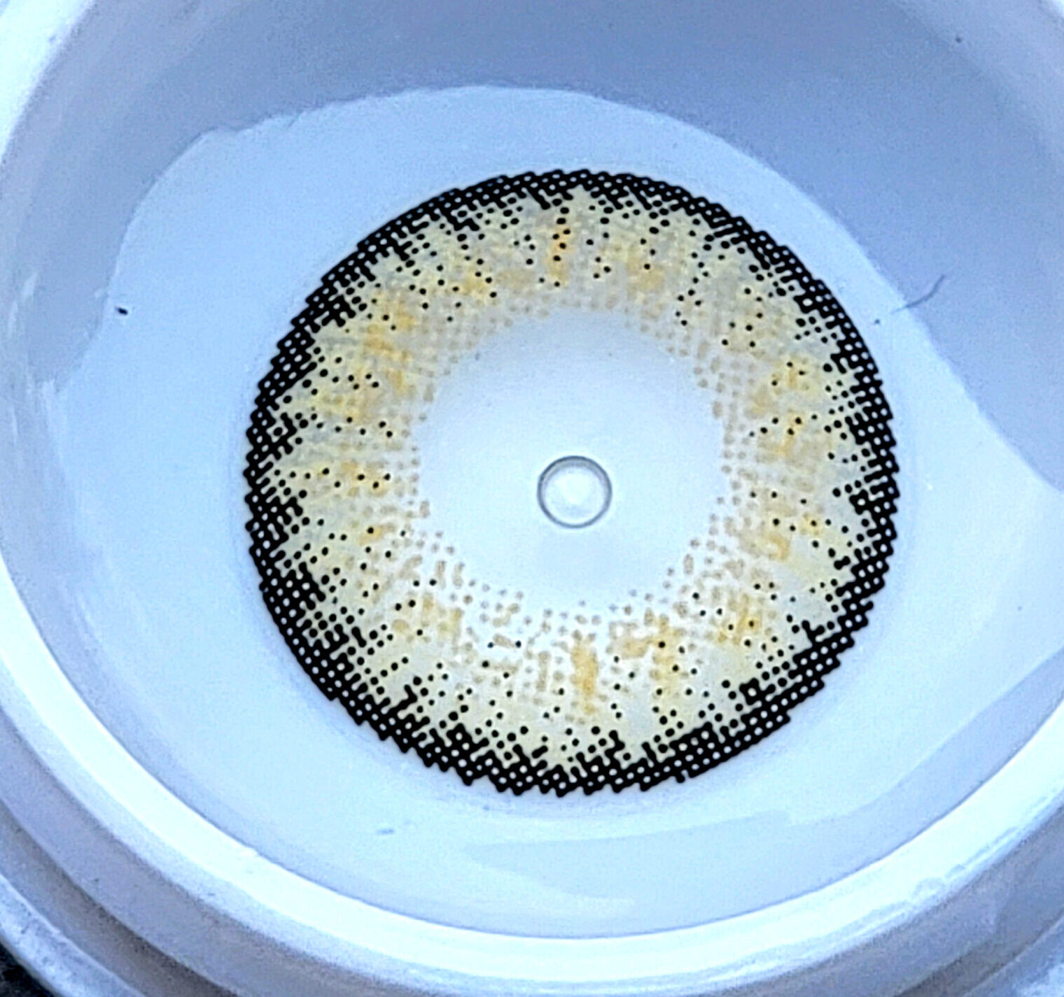 pue hazzal Elegant Pure Hazel Soft Contact Lenses - Image 1